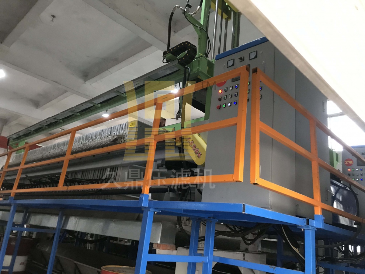 全自動(dòng)水沖洗隔膜壓濾機(jī)